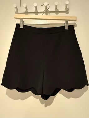 Wilfred Black High-Rise Scallop Hem Dress Shorts